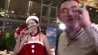 舔丝袜小姑的脚