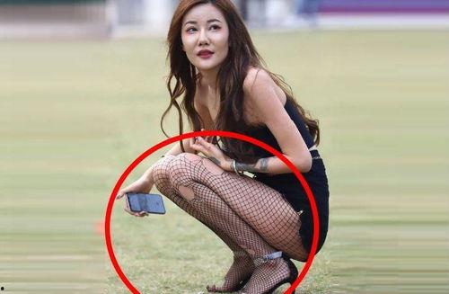 用妹妹的丝袜自慰