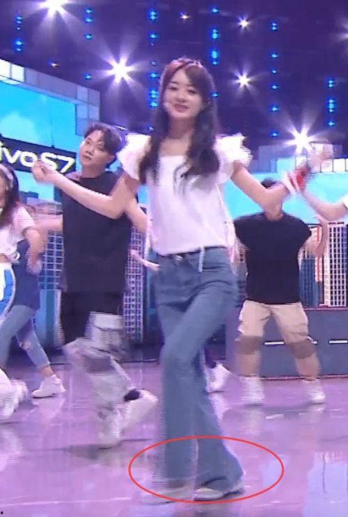 李菲儿在快本跳舞视频,舞动青春风采