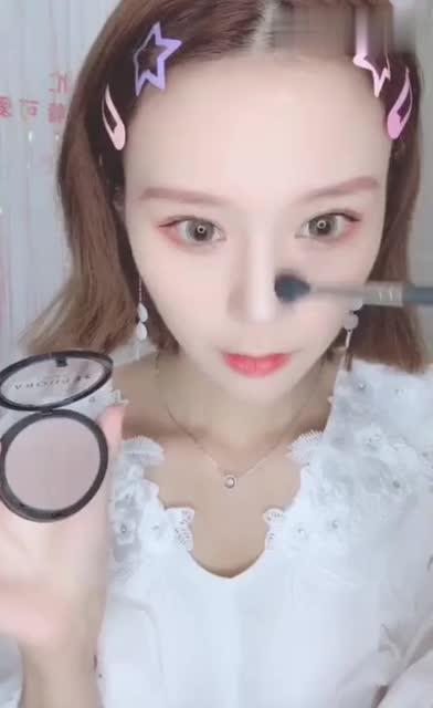 逆天化妆视频,瞬间变身女神的神奇技巧