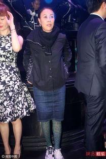 那英高跟丝袜,高跟丝袜下的时尚风采